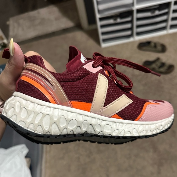 Veja Women's Sneakers! - Picture 10 of 13